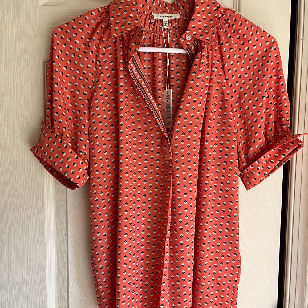 Max Studio Coral Geometric Print Blouse